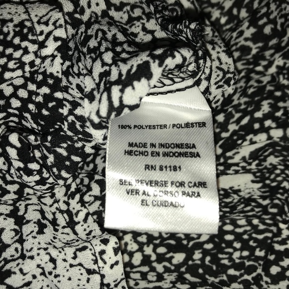 NWT Agora Black & White Snake Shred Top Large - Picture 3 of 8
